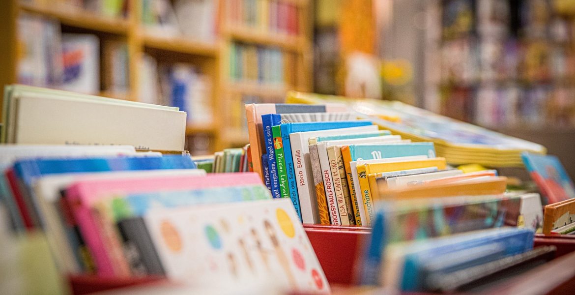 books-5211309_1280