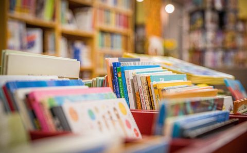 books-5211309_1280